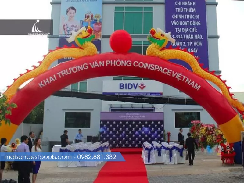 Cổng hơi sự kiện lễ khai trương.jpg Cổng hơi sự kiện lễ khai trương.jpg