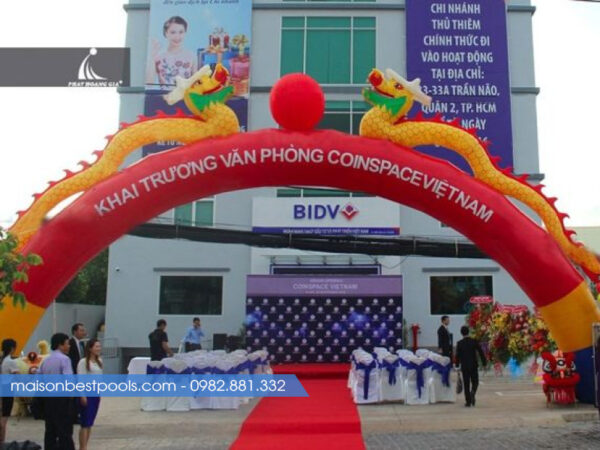 Cổng hơi sự kiện Lễ khai trương.