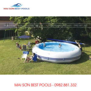 Bể Bơi tròn tại khuôn viên sân vườn gia đình.