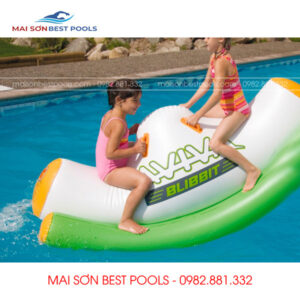 Bập bênh dưới nước bơm hơi trẻ em - sự kiện team building.