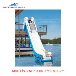 Cầu Trượt Bơm Hơi tại Công viên nước