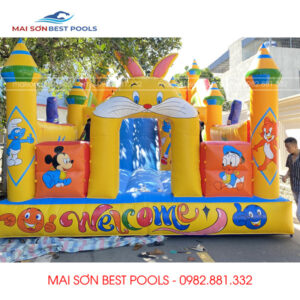 Sản xuất nhà hơi trẻ em lâu đài ấn tượng, thu hút và hấp dẫn sự chú ý, tham gia của trẻ em.