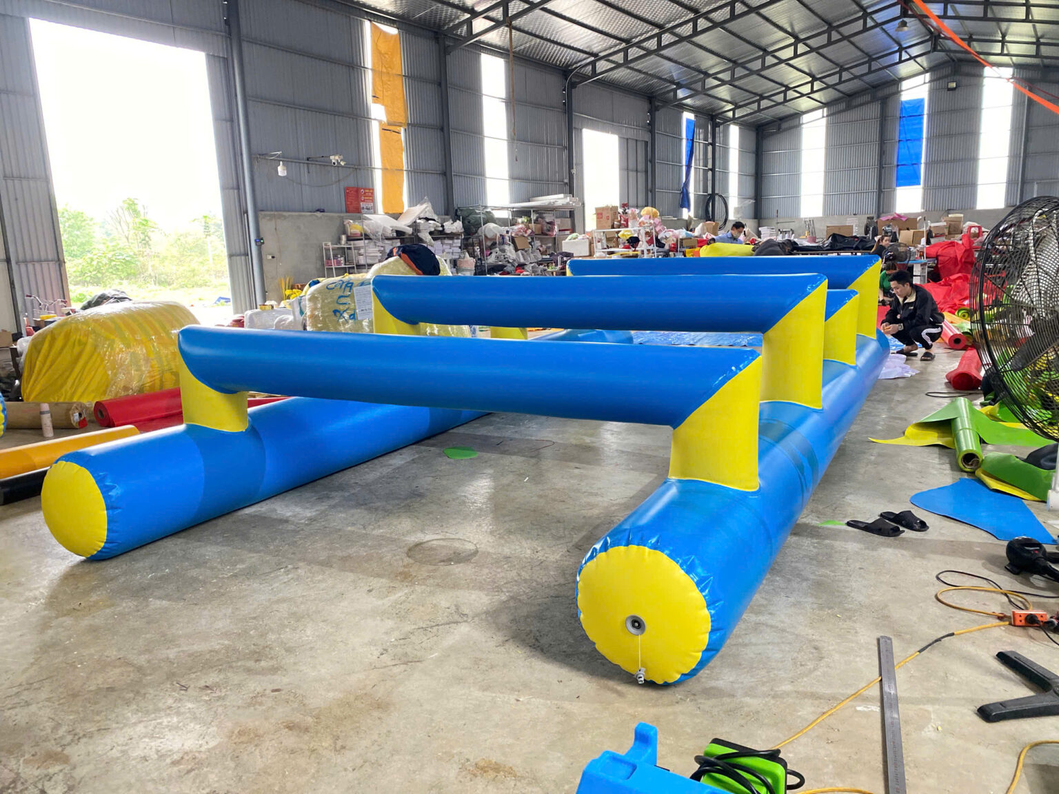 Chướng ngại vật bơm hơi - Đồ chơi team building