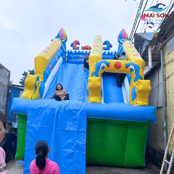 Lâu đài bơm hơi cho công viên giải trí 4 lau-dai-bom-hoi-cho-cong-vien-giai-tri (3)