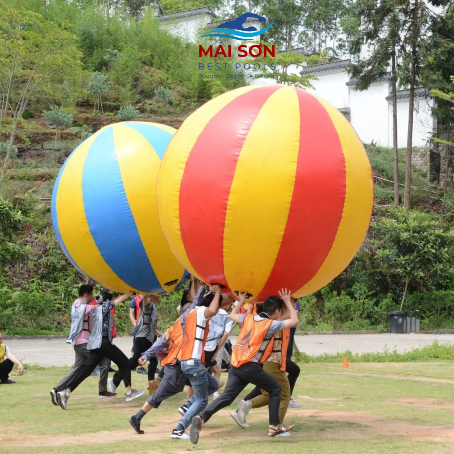 Bóng hơi, đồ chơi bơm hơi ngoài trời