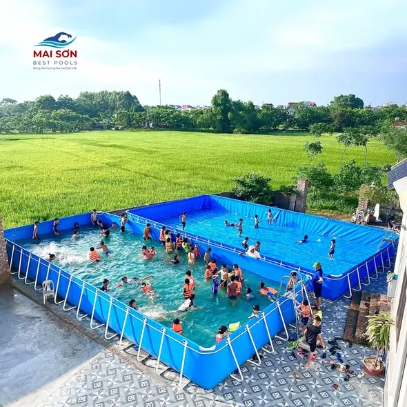 Bể bơi kinh doanh