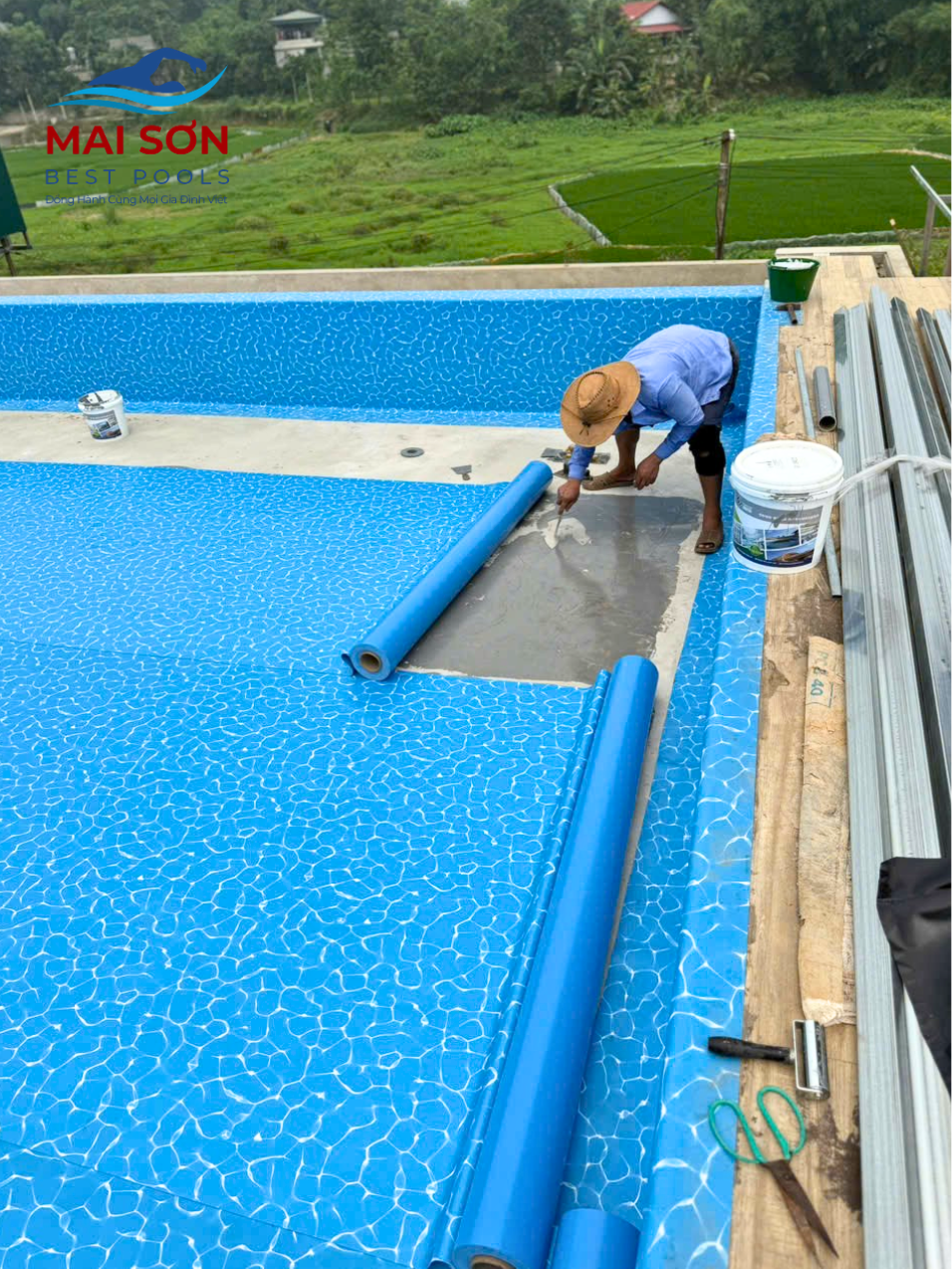 dán bạt PVC vân đá bằng keo chuyên dụng