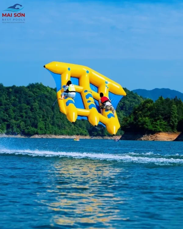 đồ chơi bơm hơi team building thuyền chuối bay