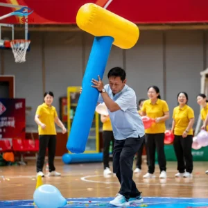 Đồ chơi bơm hơi team building - búa hơi khổng lồ