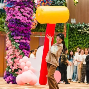Đồ chơi bơm hơi team building - búa hơi khổng lồ