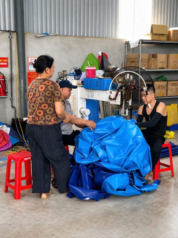 Sản xuất đồ chơi bơm hơi