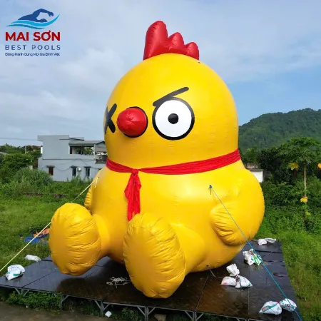 Mô Hình Linh Vật Gà Bơm Hơi Cao 9m Thương Hiệu Lotus Friend 5 Mô Hình Linh Vật Gà Bơm Hơi Cao 9m Của Thương Hiệu Lotus Friend